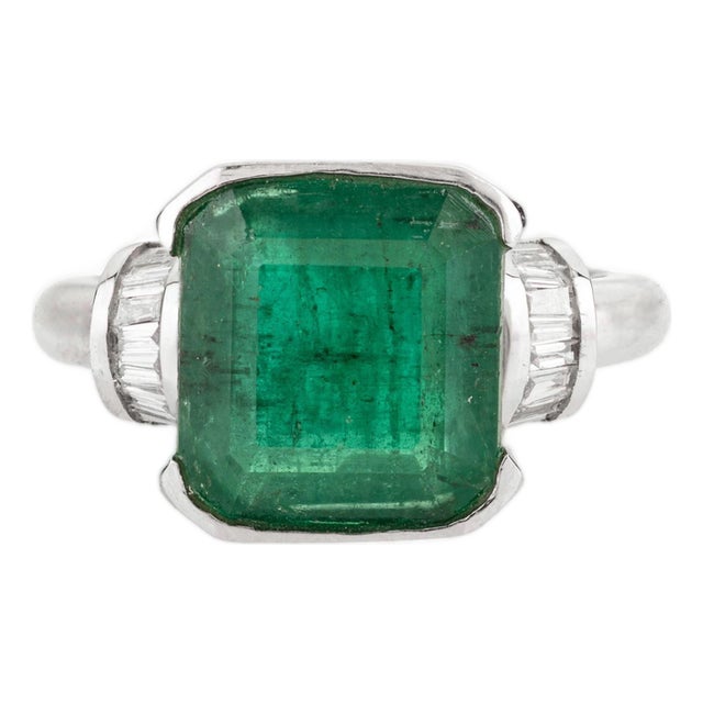 Art Deco 4.37 Carat Emerald & Baguette Diamond Ring Size 6.5 in 14k White Gold For Sale