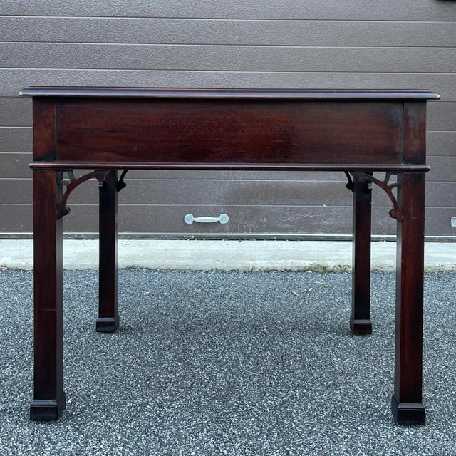 Wood Vintage Henredon Fine Furniture Chippendale Mahogany Side or End Table With Drawer For Sale - Image 7 of 11