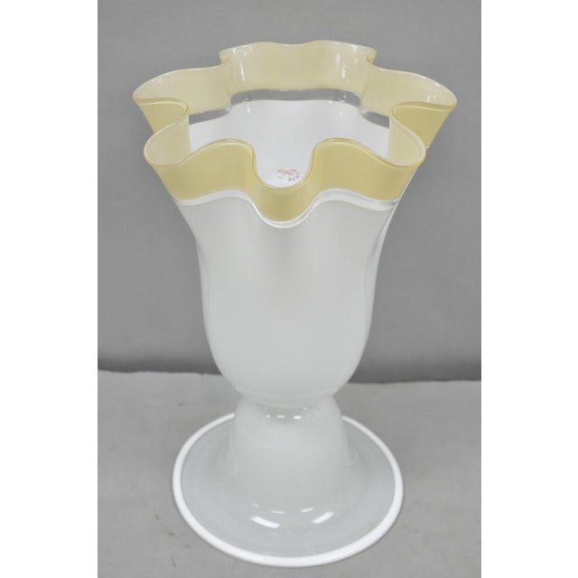 Mid-Century Modern Vintage Italian Murano Mid Century Modern White Glass Handkerchief Table Lamp For Sale - Image 3 of 14