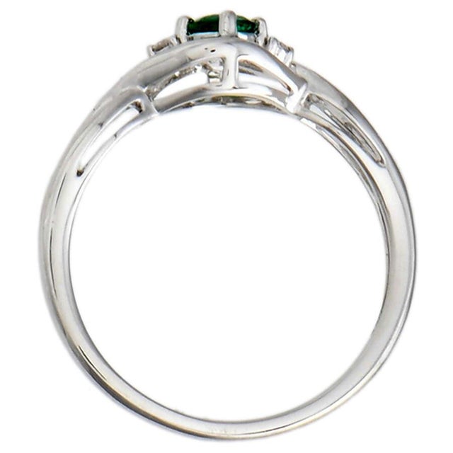 14KW Emerald(0.25) & Diamond Twist Ring, size 7.25 For Sale - Image 4 of 5