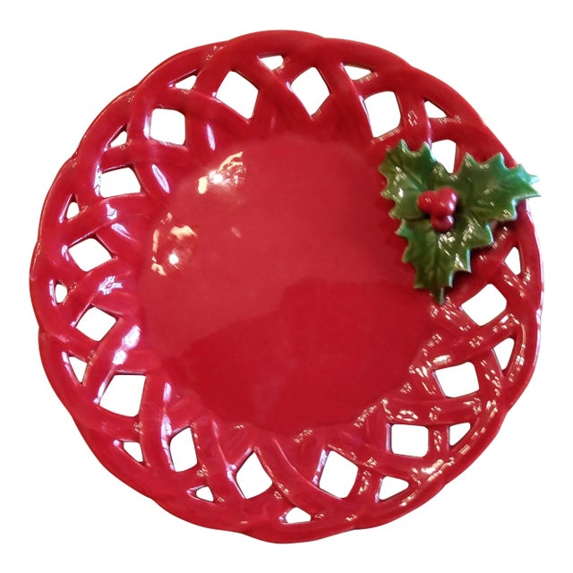 Dainty Majolica Trompe l'Oile Red Hollyberry Lace Edge Plate For Sale