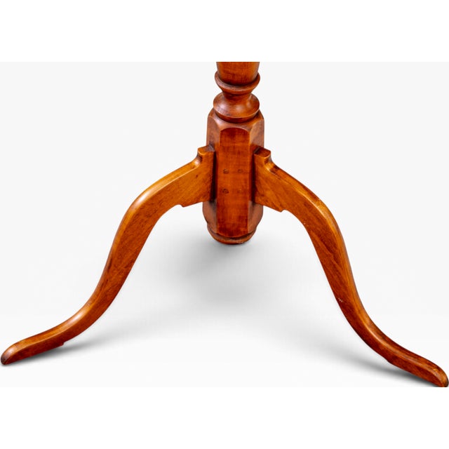 Late 20th Century Eldred Wheeler Bench-Made Tiger Maple Hexagonal Candlestand Pedestal Table For Sale - Image 9 of 9