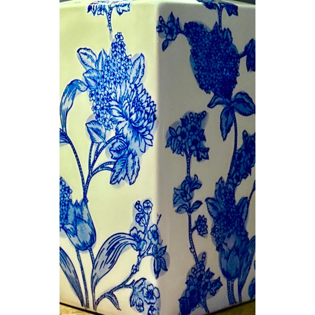 Blue Blue and White Porcelain Square Lidded Jar For Sale - Image 8 of 11