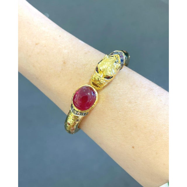 Bochic “Orient” Vintage Ruby & Multi Sapphire Dragon Bangle Set In 18K Gold & Silver For Sale - Image 4 of 9