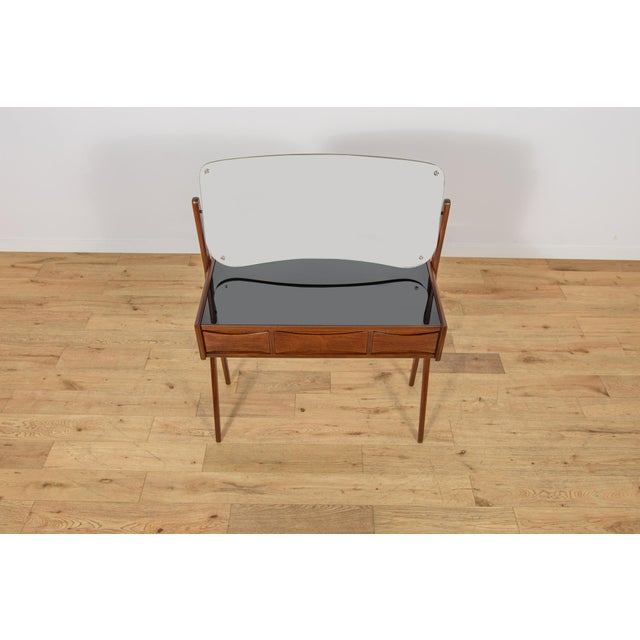 Arne Vodder Mid-Century Modern Teak Dressing Table with Mirror by Arne Vodder for Ølholm Møbelfabrik, Denmark, 1960s For Sale - Image 4 of 13