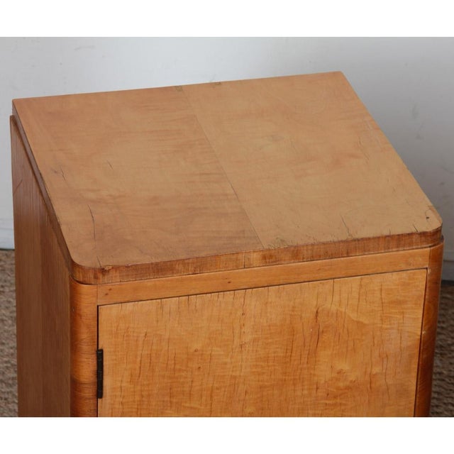 English Maple and Walnut Bedside Tables, 1930, Set of 2 For Sale - Image 6 of 8