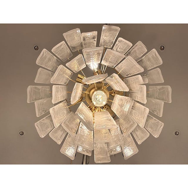 Contemporary Venied-White Listelli Alabastro Murano Glass Style Chandelier by Simoeng For Sale - Image 3 of 6