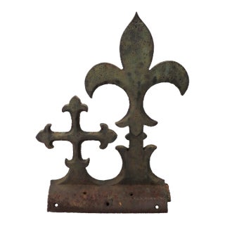 Large Antique American Cast Iron Architectural Fleur De Lis Fence Pediment Fragment For Sale