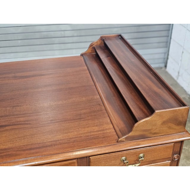 Late 20th Century Kittinger George Washington Presidental Mahogany Partner's Desk Sheraton Style For Sale In Cleveland - Image 6 of 11