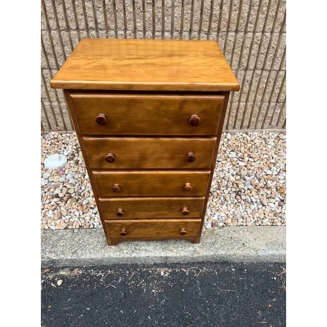 Mid 20th Century Pair of Vintage Early American Primitive Style Solid Tiger Maple Nightstands Small Chests For Sale - Image 5 of 12