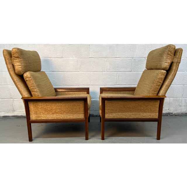 Mid-Century Modern High-Back Armchairs W/ Curved Armrests For Sale In New York - Image 6 of 13