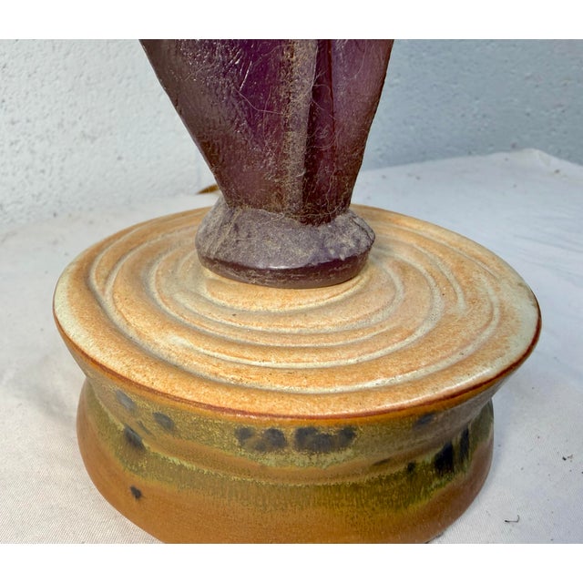 1960s Rare Vintage Handmade MCM Purple Lucite and Pottery Base Electric Table Lamp For Sale - Image 5 of 12