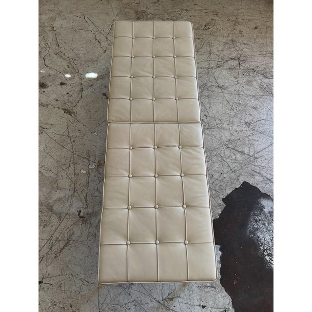 2000 - 2009 Tufted Cream Leather and Chrome Bench by Florence Knoll for Knoll For Sale - Image 5 of 6