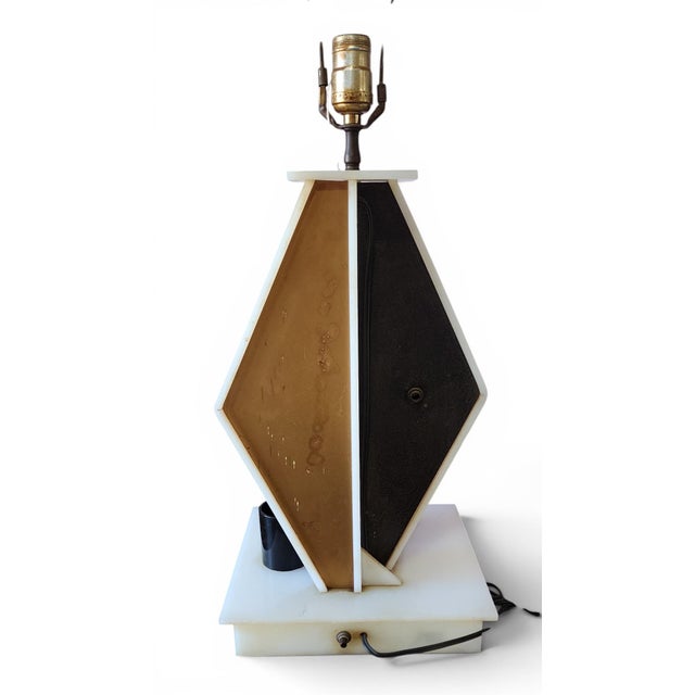 Vintage Mid Century Modern Lucite Moss Table Lamp W/ Hedi Schoop Ceramic Figurine For Sale In New York - Image 6 of 9