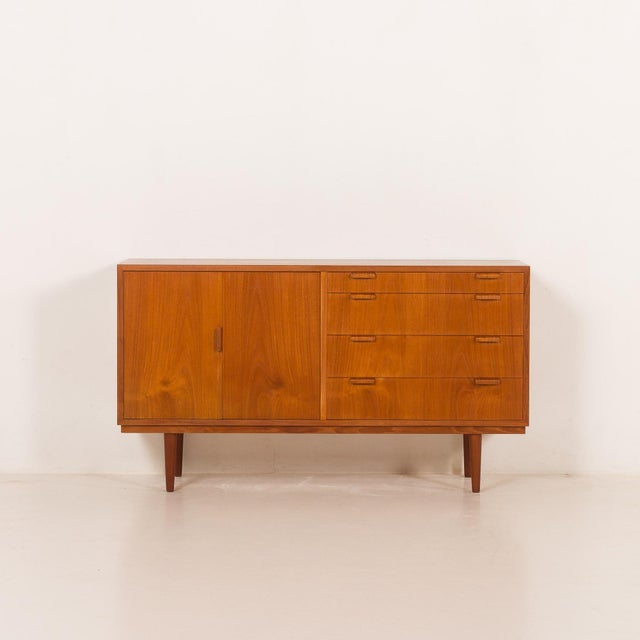 Brown Teak Sideboard by Carlo Jensen for Hundevad & Co, Denmark, 1970s For Sale - Image 8 of 15