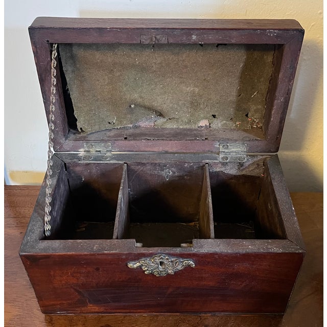 Antique 18th Century English George II Highly Figured Mahogany Tea Caddy Box With Gilt Bronze Handle & Escutcheon For Sale - Image 12 of 12