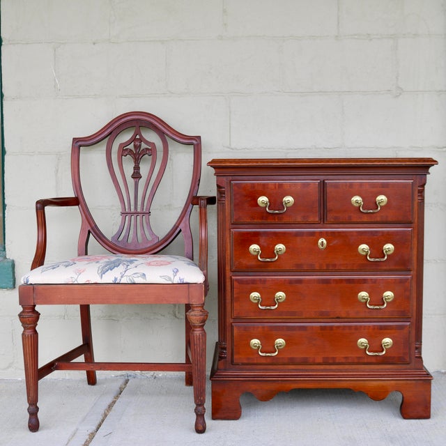 1990s Lexington Furniture Traditional Cherry Inlaid 4-Drawer Bachelor's Chest / Nightstand For Sale - Image 18 of 18