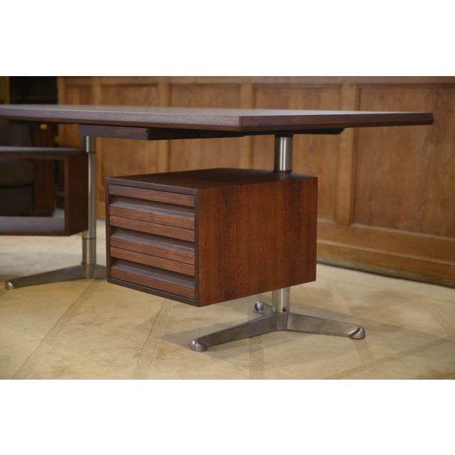 Modèle T95 Desk by Osvaldo Borsani for Tecno, 1960s For Sale - Image 10 of 17