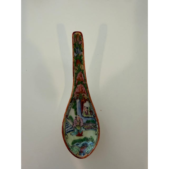 1900 - 1909 Antique Qing Porcelain Famille Rose Soup Spoons - Set of 3 For Sale - Image 5 of 6