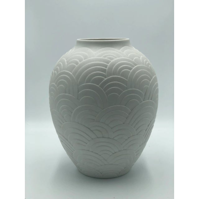 Art Deco Late 20th Century Art Deco Heinrich Scalloped Porcelain Vase For Sale - Image 3 of 5
