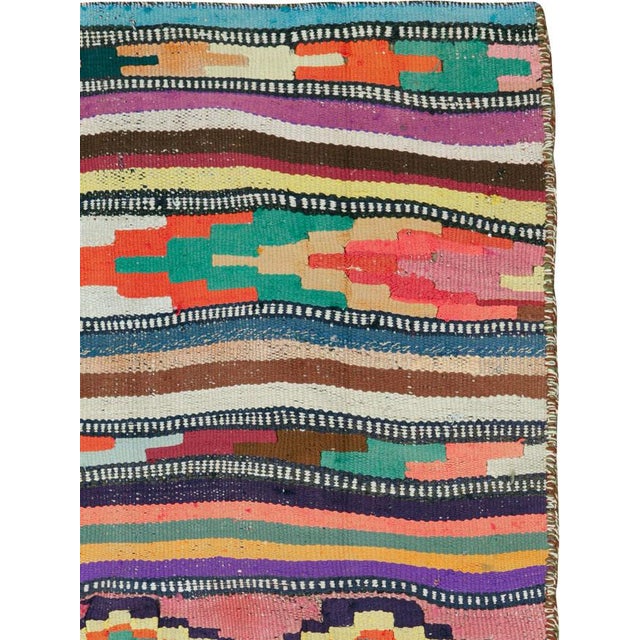 Tribal Galerie Shabab Collection Mid-20th Century Persian Flatweave Kilim Rug For Sale - Image 3 of 9