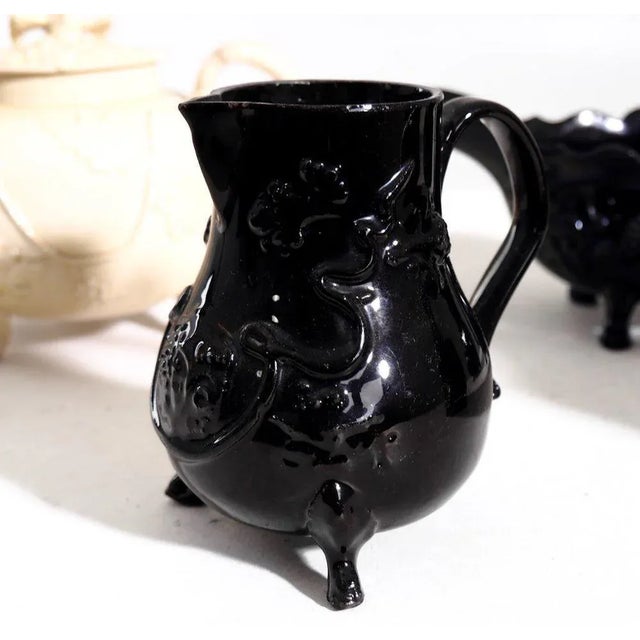 17th Century Pottery Set from Wieldon, Staffordshire For Sale - Image 4 of 9