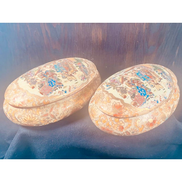 Mid 20th Century Pair of Sastuma-Style Hand-Painted Ceramic Boxes For Sale - Image 14 of 17