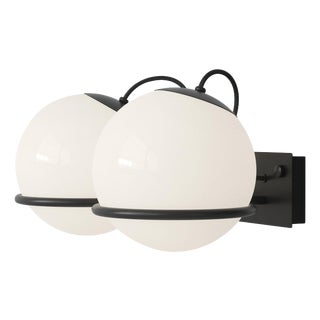 Model 237/2 Wall Light in Opaline Glass and Aluminum by Gino Sarfatti For Sale