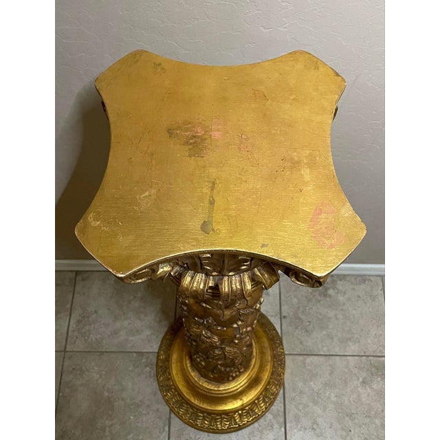 Baroque 18th Century Italian Baroque Hand Carved Gilt Wood Grape Vines Solomonic Column Pedestal For Sale - Image 3 of 12