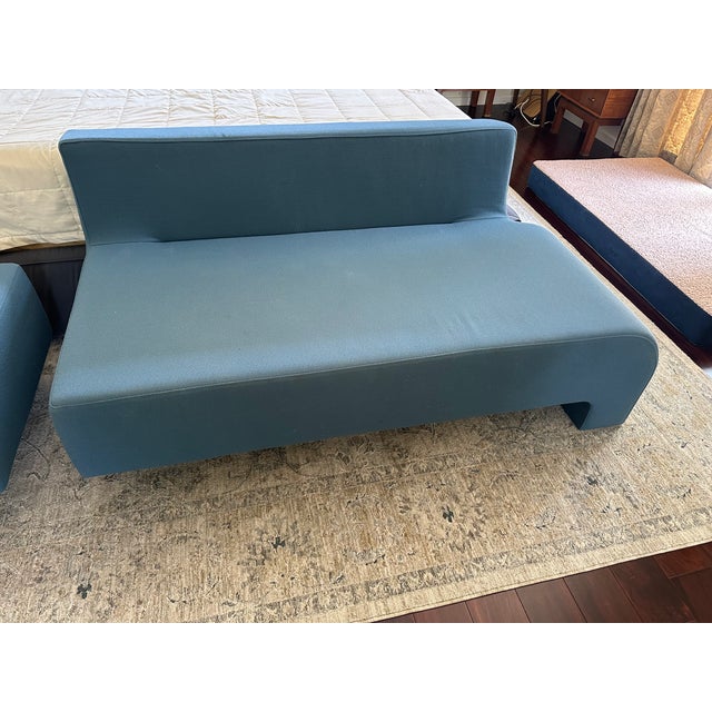 Modern Sofa With Seperate Single Seat Section Hitch Mylius Uk For Sale - Image 4 of 6