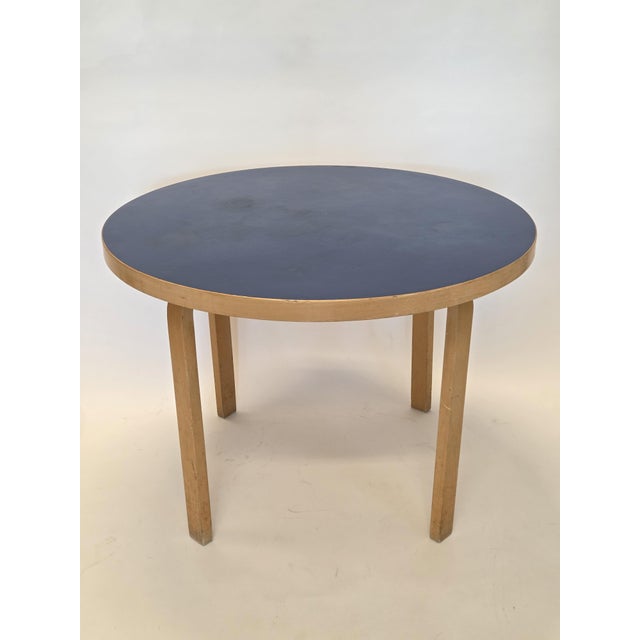 90A Table in Blue Linoleum by Alvar Aalto for Artek, Finland, 1950s For Sale - Image 6 of 16