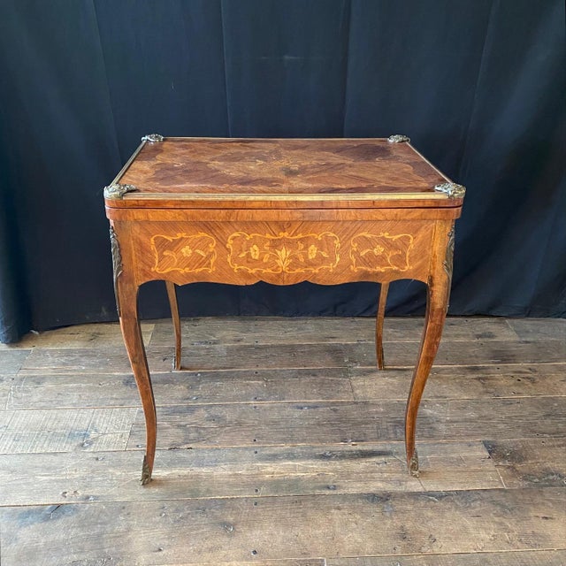 French French Louis XV Walnut Marquetry Inlaid Card and Backgammon Table For Sale - Image 3 of 15