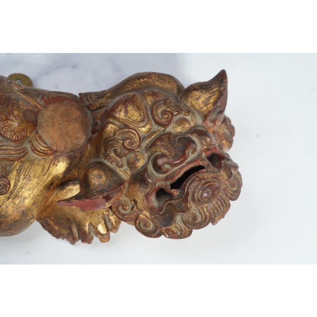 Hand Carved Antique Chinese Guardian Lion Wall Plaque Gilt Foo Dog Sculpture Asian Home Decor For Sale - Image 4 of 17