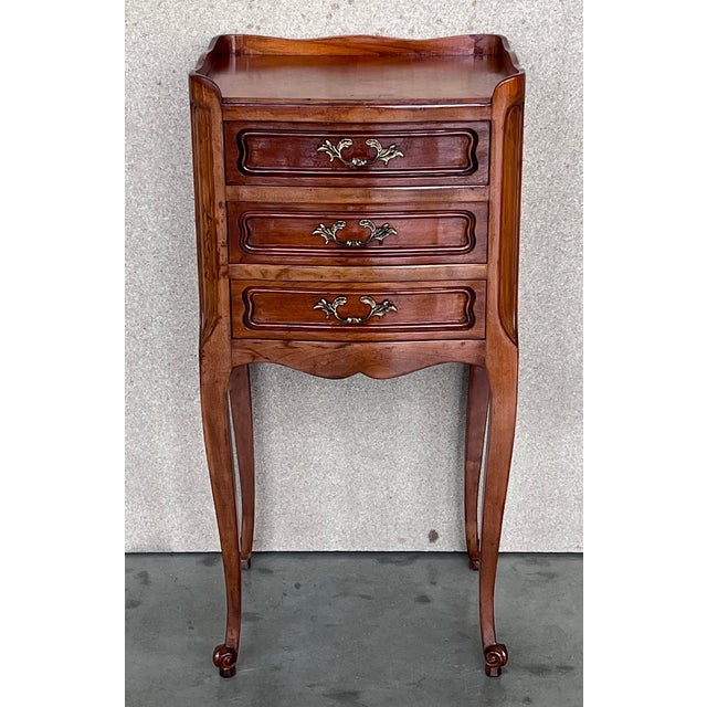 French Provincial Antique Louis XV French Marquetry Nightstands, Set of 2 For Sale - Image 3 of 13