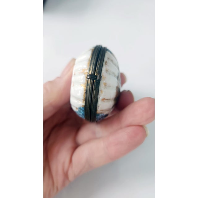 Ceramic Antique French Limoges Hand-Painted Shell Trinket Box With Gilt Mount, Circa 1900 For Sale - Image 7 of 16