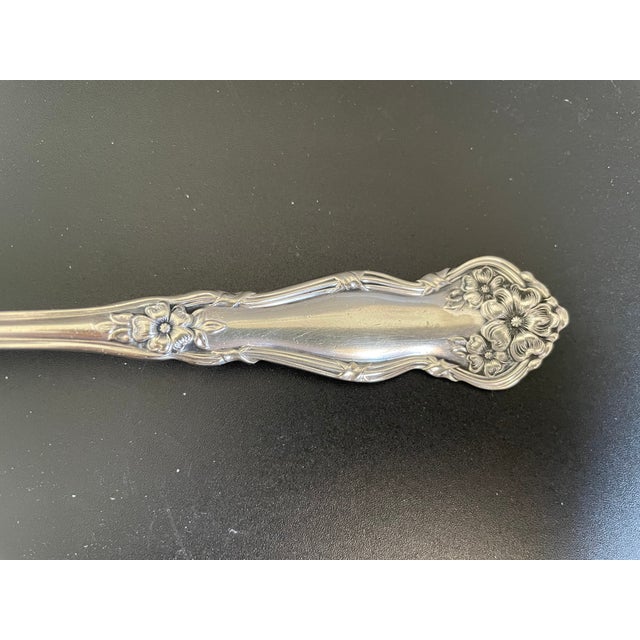 Early 20th Century Wm Rogers & Son Arbutus Silverplate 1908 Cold Meat Serving Fork For Sale - Image 5 of 9