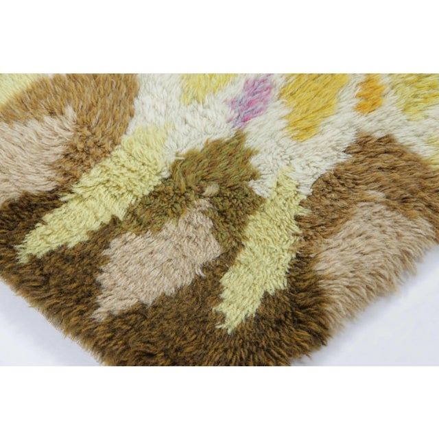 1960s Vintage Swedish Rya Runner With Gold Sunflower Medallion Pattern - Rug & Kilim For Sale - Image 5 of 7