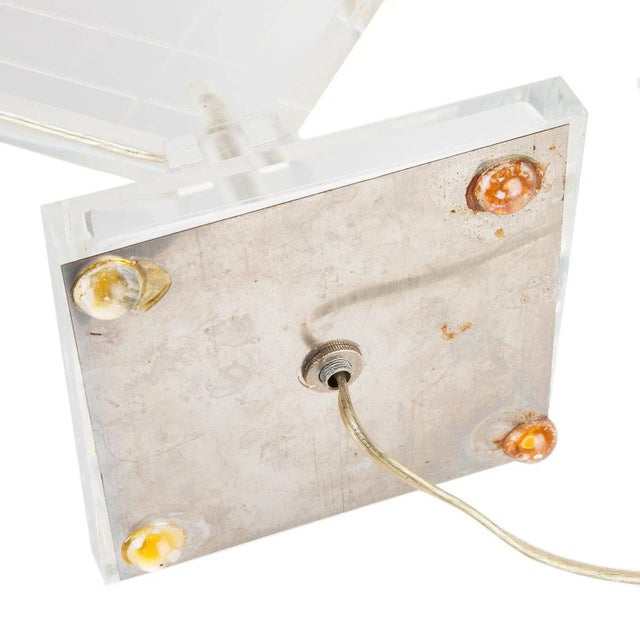 Mid-Century Modern Vintage Etched Lucite Table Lamp For Sale - Image 3 of 5