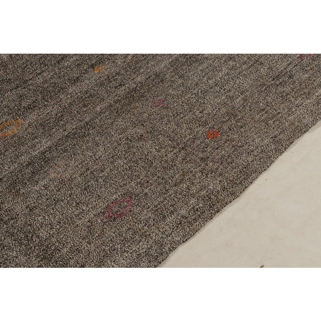1950s Vintage Turkish Kilim Rug in Gray Solid Striae, Subdued Multihued Embroidery For Sale - Image 5 of 7