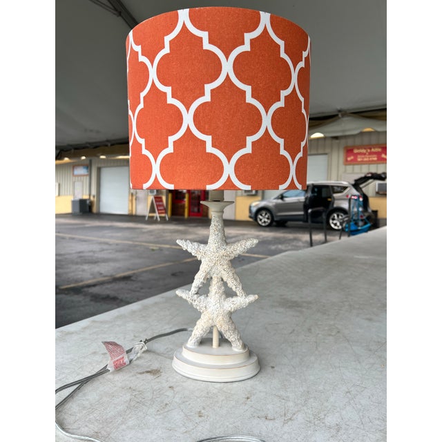 Vintage Coastal White Stacked Starfish Table Lamp With Starfish Finial For Sale - Image 4 of 4