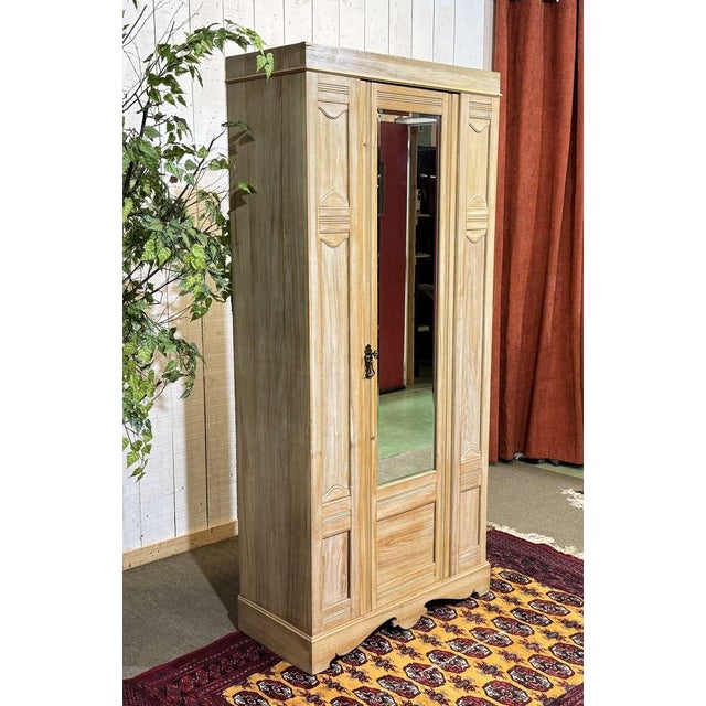 English Maple Wardrobe, 1950s For Sale - Image 4 of 16