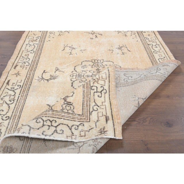 1970s Turkish Oushak Handmade Wool Cotton Beige Area Rug For Sale - Image 6 of 9