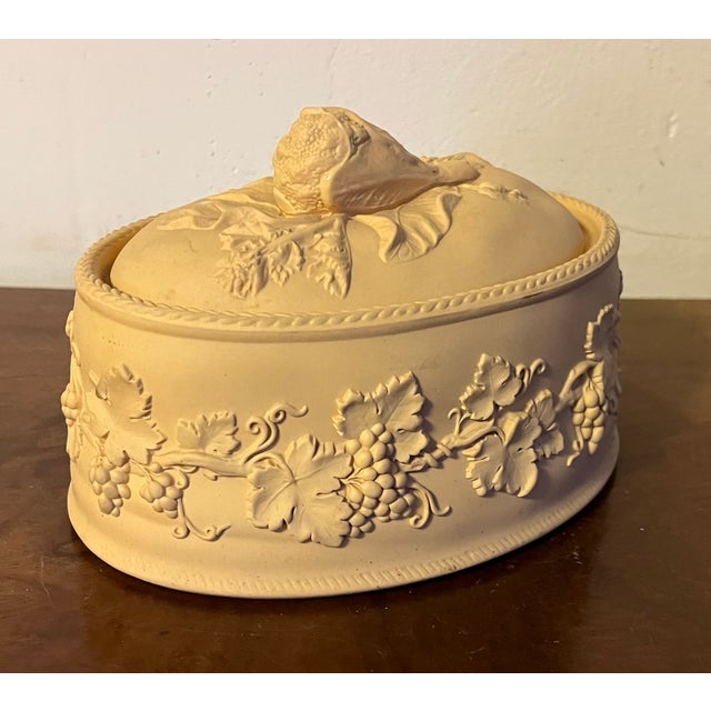 Wedgwood Caneware Vegetable Tureen or Serving Dish and Cover For Sale In New York - Image 6 of 12