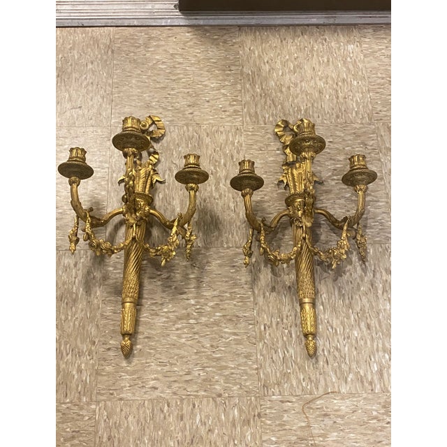 French 1900 Gilt Bronze Caldwell Sconces With Ribbons 3 Lights For Sale - Image 3 of 10