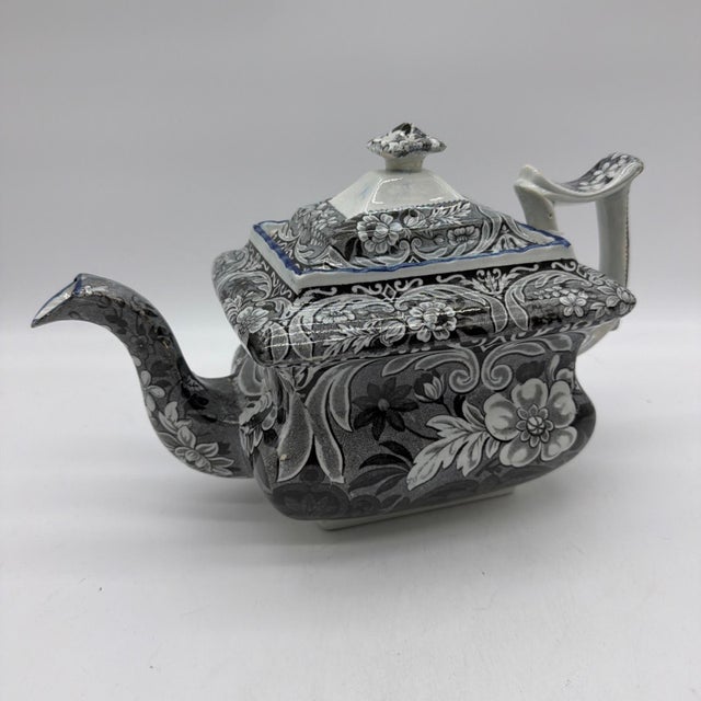 Antique Salopian-Type Black Transferware Teapot, Staffordshire, Circa 1820s A handsome antique English teapot of black...