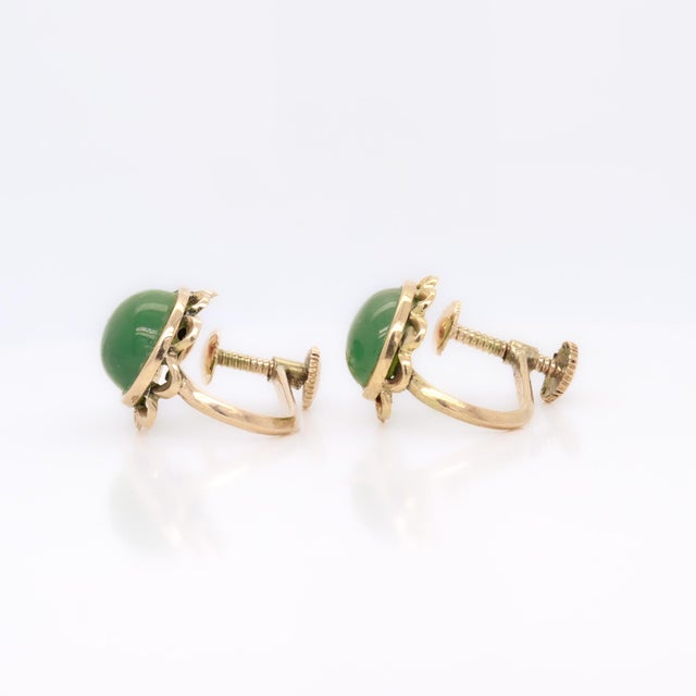 Jade Pair of Vintage 14k Gold & Jade Cabochon Floral Screwback Earrings For Sale - Image 8 of 10
