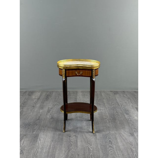 20th Century Louis XVI Pedestal Table in Mahogany and Gilt Bronze, 1940s For Sale - Image 9 of 9