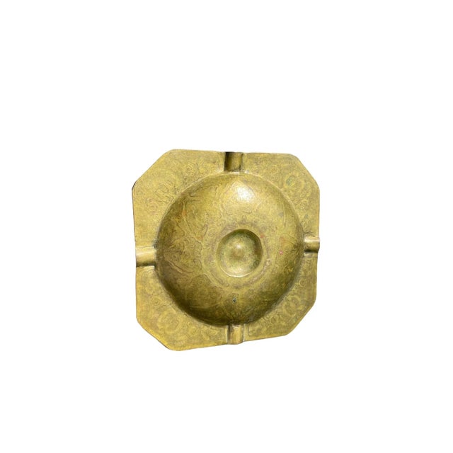 Beautiful Marrakesh Moroccan Mid Century Modern ashtray. Well crafted brass, with intricate multi layered hand carving.