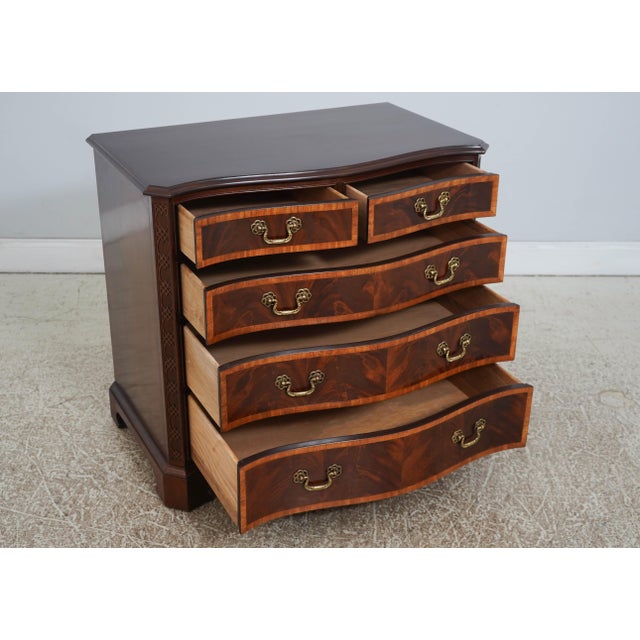 Chippendale Hickory Mahogany Inlaid Serpentine Curved Front Chest For Sale - Image 3 of 18