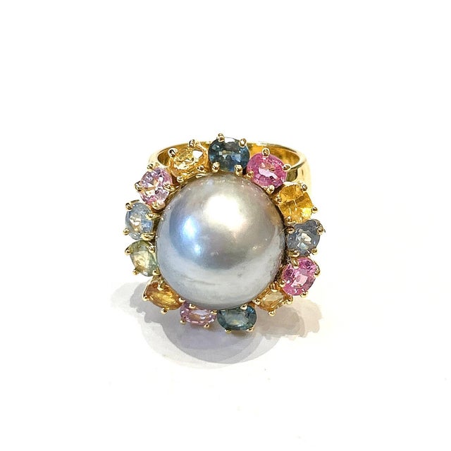 Bochic “Orient” Tahiti South Sea & Multi Sapphire Cluster Ring Set 18k & Silver Size 5 For Sale - Image 4 of 5